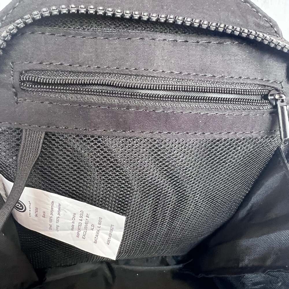 Live In Style Crossbody Bag - Picture 5 of 10